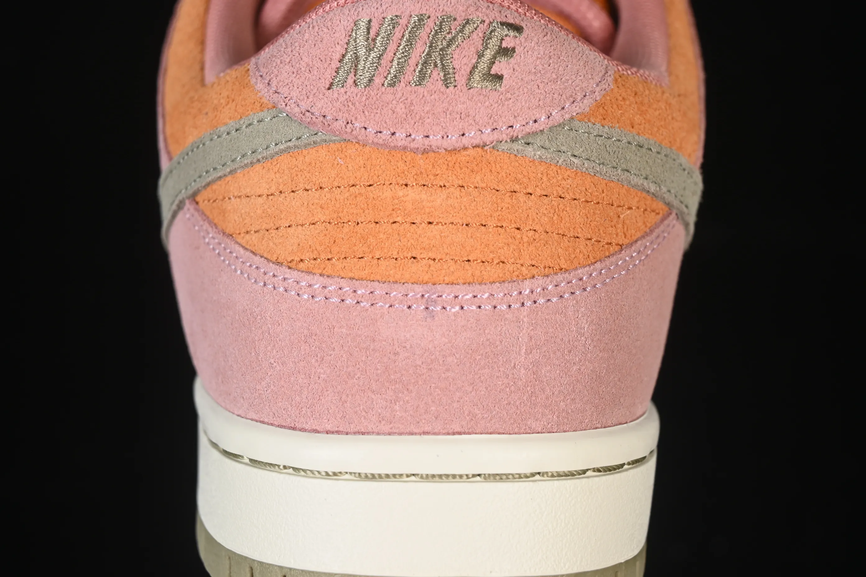 All Categories Nk SB Dunk Series Nk SB Dunk Low Low-top sneakers Nike SB Dunk Low "Red Stardust" Stardust powder Low-top casual sneakers HJ4135-600